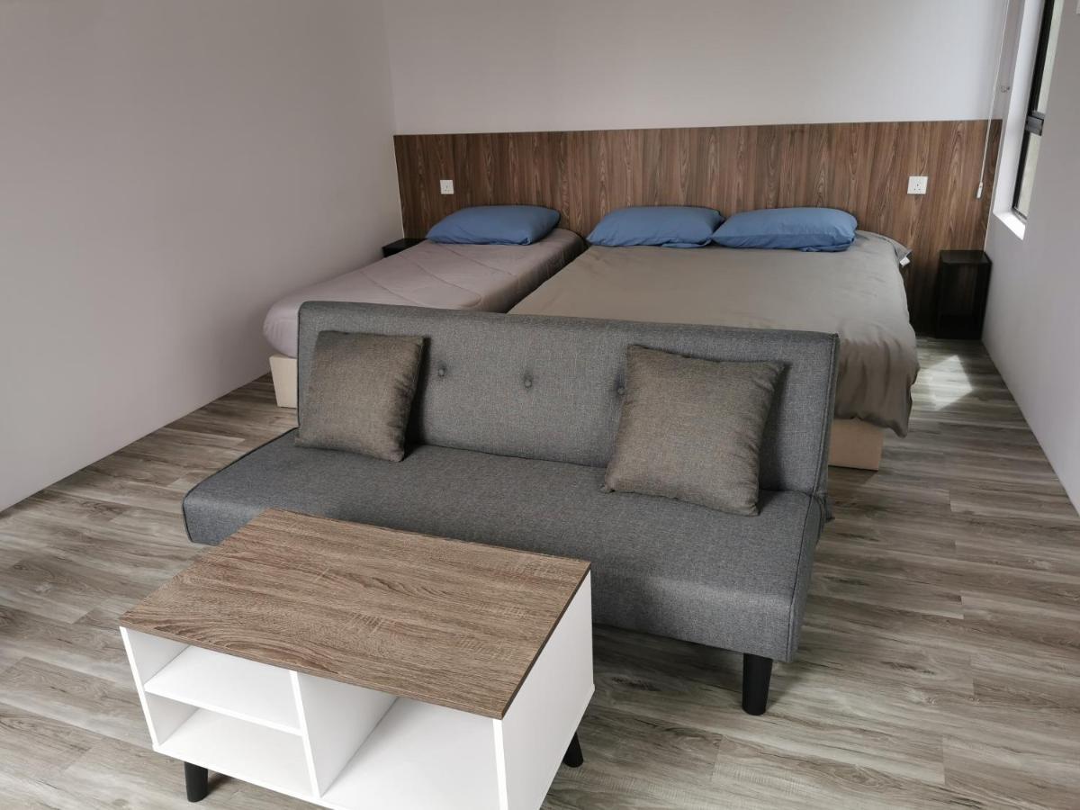 Mersingfirstfloor丰盛港二楼民宿 Екстериор снимка